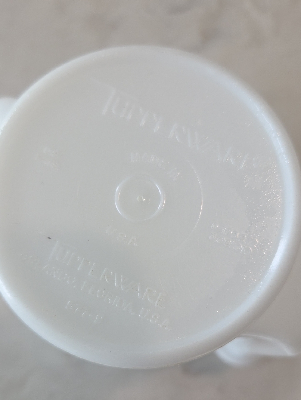 Vintage Tupperware Sugar Container - Picture 4 of 5